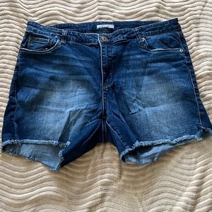 STS Blue Aubrey super high rise cut off distressed shorts size 16W